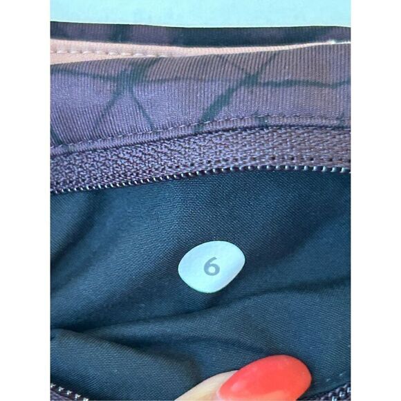 LULULEMON TRAIL BOUND 7/8 TIGHT FULL-ON LUXTREME STAR CRUSHED BLACK CHERRY SZ  6 - Picture 6 of 11